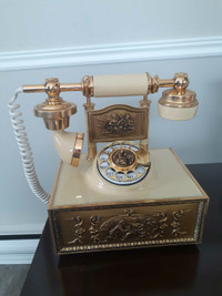 Téléphone antique 