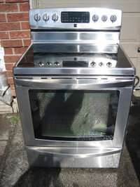 Kenmore stainless steel stove, convection oven, fully functional