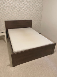 Double bed wood frame + mattress + bed sheet 