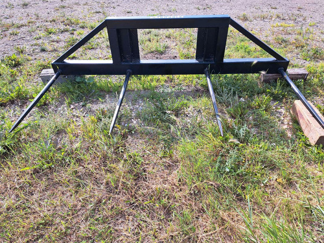 2 Bale Kirchner Spear in Farming Equipment in Red Deer