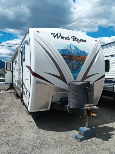 Perfect for long term living or four-season camping in residential comfort. Solidly built, well main...