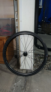 Bontrager alloy wheels for disc road bike