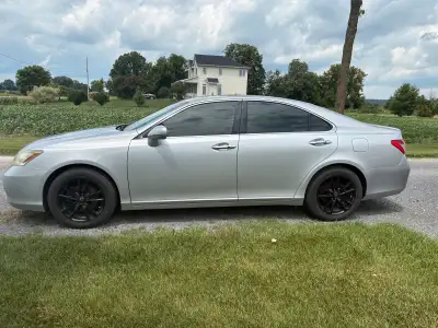 2008 Lexus ES 350 3.5 V6 201 xxx KM Heated and cooled seats A/C blows cold No accidents Recently rep...