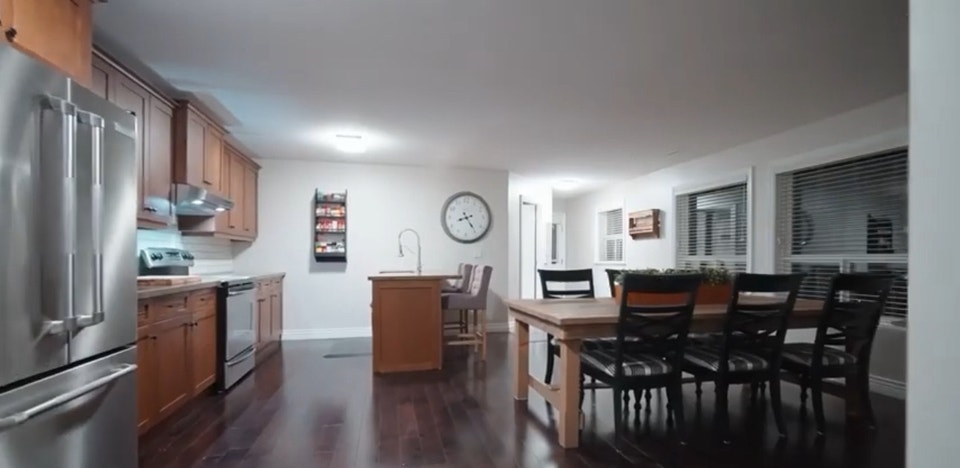 SPACIOUS 2-BEDROOM PRIVATE SUITE - EAGLE 2