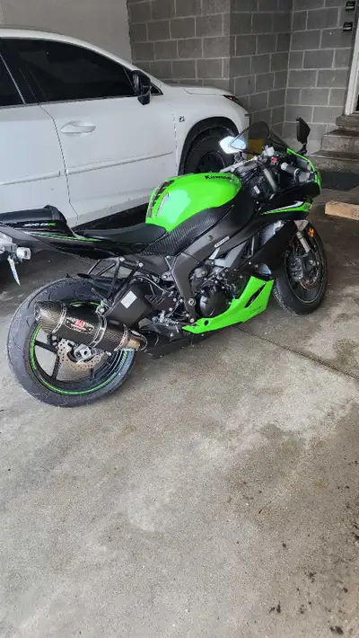2010 zx6r New tires and battery mint condition ready to go. Low km no time to ride.get before spring...