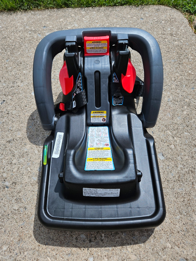 Graco Car Seat Base | Strollers, Carriers & Car Seats | Hamilton | Kijiji