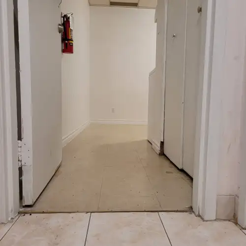 1 bedroom downtown apartment located at Dundas St./Beverley St., 2nd floor, above store, $1400 month...