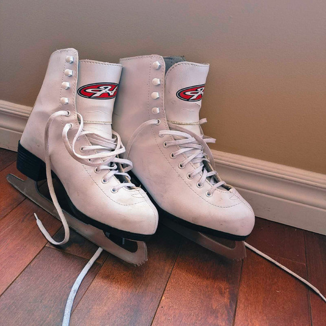 Women's Size 8 Figure Skate for Sale in Skates & Blades in London