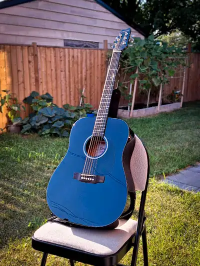 Perfect condition Guitar and Guitar's cover also available. I can provide 2 complimentary picks for...
