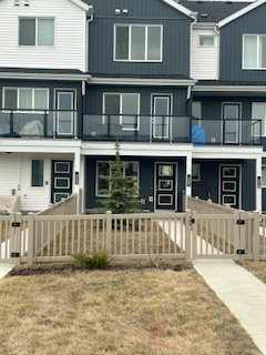 New Townhous for Rent 2 bedroom and den , $2100, absulatelly : No pet No smoke No cannbies new appli...