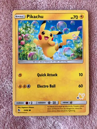 Pokemon Hidden Fates Pikachu