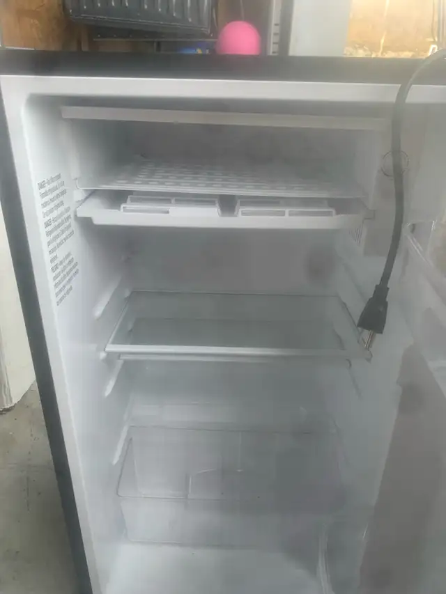 Bar fridge in Refrigerators in Sudbury - Image 3