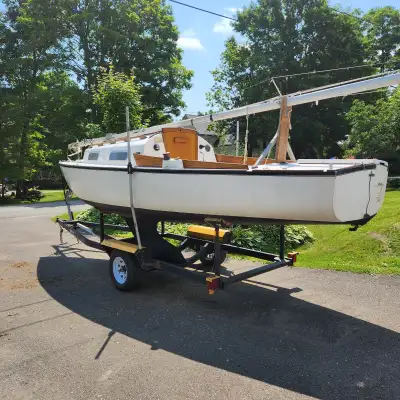 Awesome, clean, great shape 1966 Shark sailboat. 5 sails, anchor, radio, depth finder, sink, stove,...