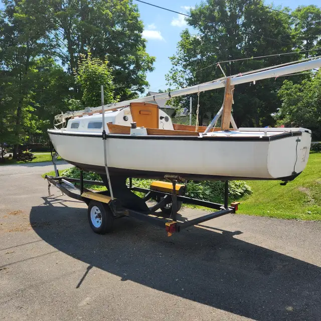 1966 Windchaser  Shark sailboat in Sailboats in Fredericton - Image 2
