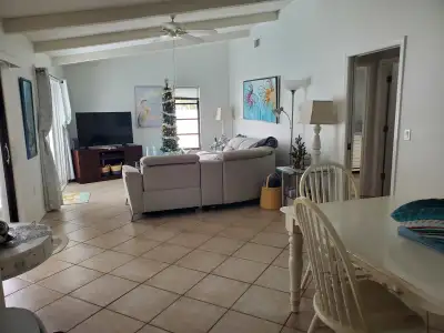 REALLY PERFECT CHRISTMAS IN SARASOTA GATED GOLF COURSE, View more