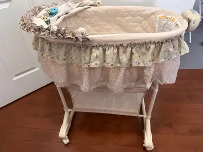Bily Rocking Bassinet - Lightweight and portable , View more