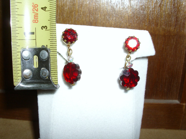 Ruby Red Flower Earrings in Jewellery & Watches in Mississauga / Peel Region - Image 3
