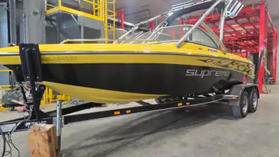 2008 Supreme V220 2008 Supreme V220 Surf Boat 22’ V drive Boat - 10-11 people GM 5.7L 350 scorpion m...