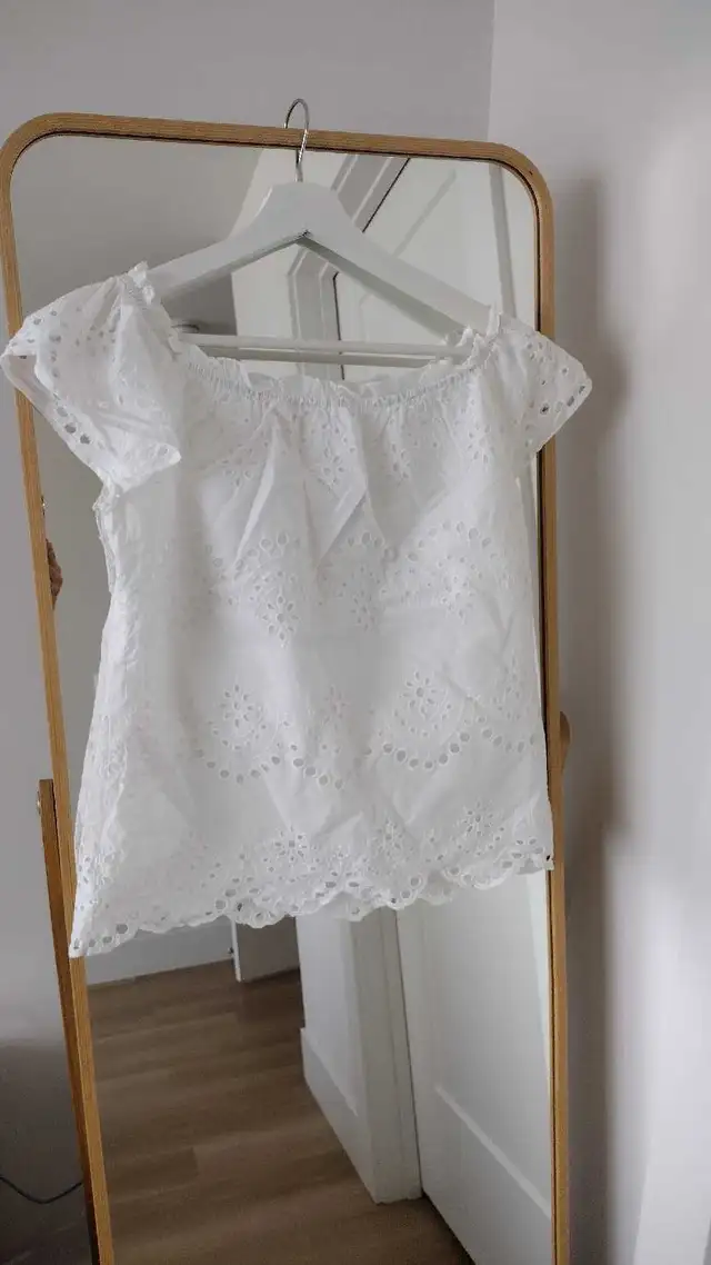 lace cami in Women's - Tops & Outerwear in City of Halifax - Image 3