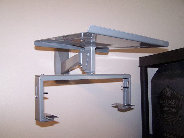 TV Wall Mount, Old CRT Model Style in Video & TV Accessories in Edmonton - Image 2