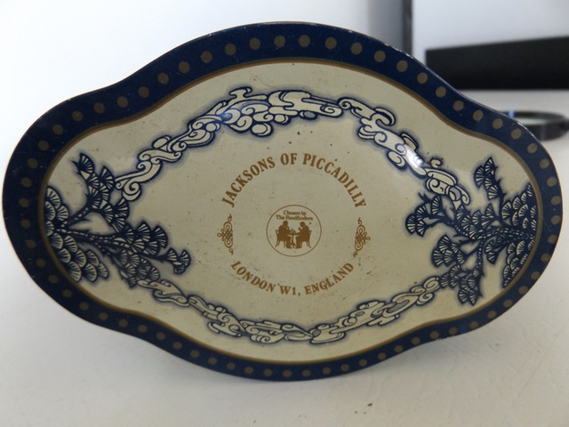 VINTAGE ANTIQUE 'JACKSONS of PICCADILLY' MORNING TEA TIN BOX in Arts & Collectibles in Oakville / Halton Region - Image 3