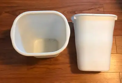 Each 13”Hx11.5”Wx9.5”L. 12L/3gal capacity. Cash and pickup only.