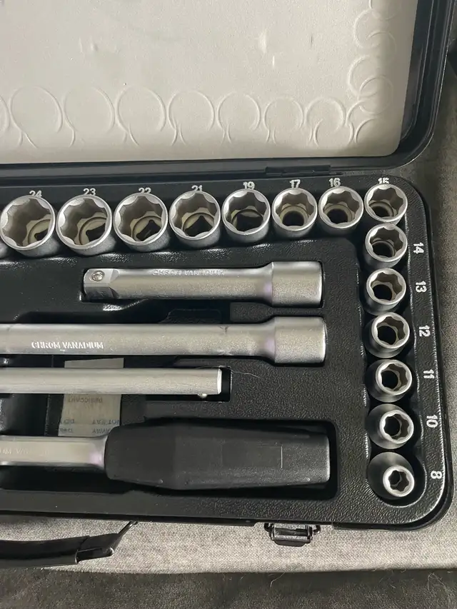 Socket Set in Hand Tools in St. Catharines - Image 4