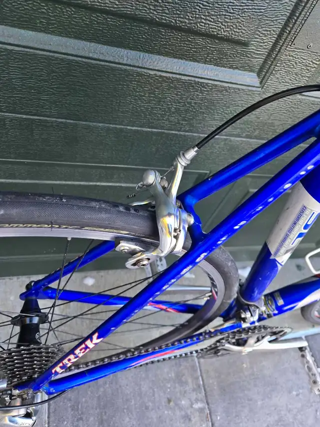 Trek SLR road bike  in Road in Barrie - Image 10