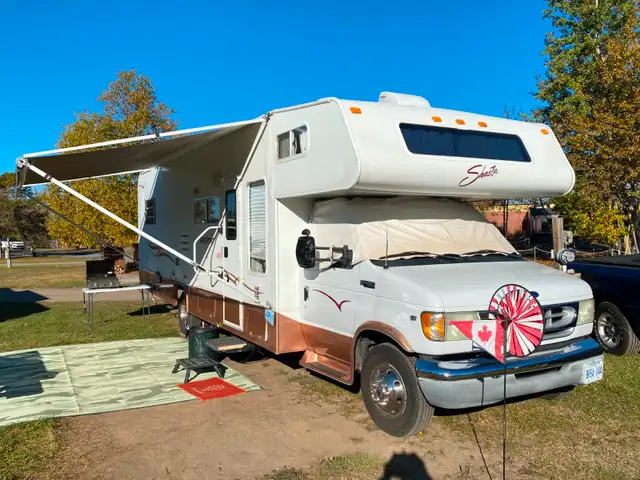 2003 Shasta Freeport Class C Motorhome Ford E450 chassis in RVs & Motorhomes in Thunder Bay - Image 2
