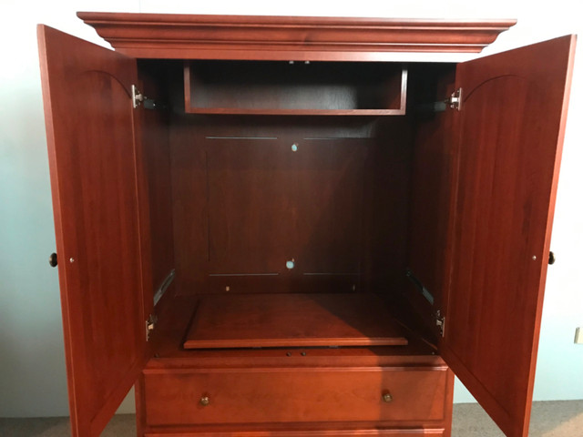 Meuble (commode) 250$ et 2 petits meubles  vitrés 125$chaque dans Commodes et armoires  à Sherbrooke - Image 3
