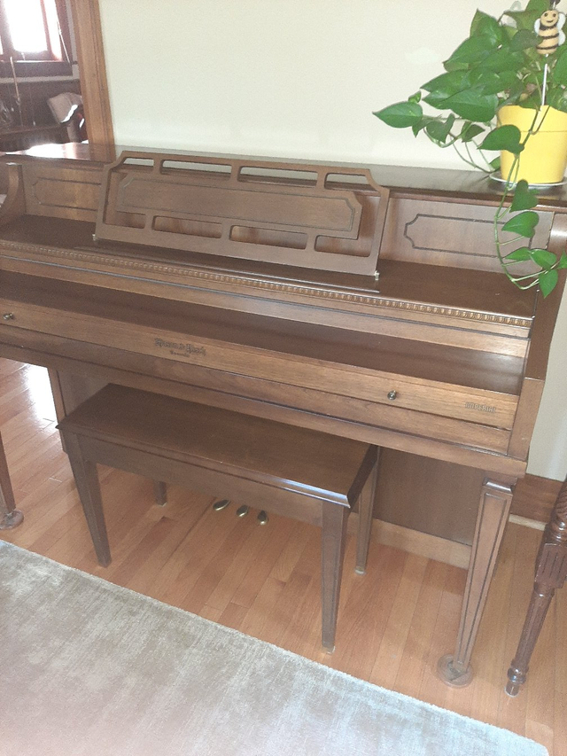 Cheap and Functioning Upright Piano! in Pianos & Keyboards in City of Toronto - Image 3