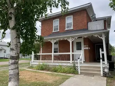 1 BR Apartment with Upper & Lower Deck & Awesome Yard