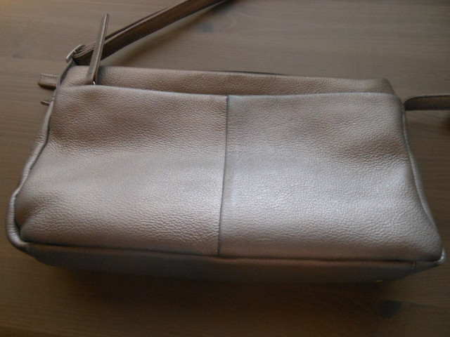 Clutch Purse in Women's - Bags & Wallets in Kelowna - Image 4