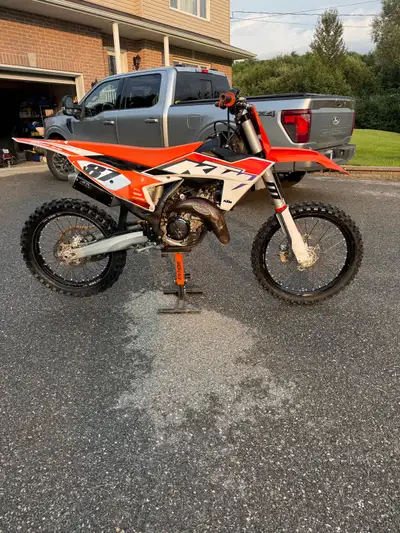 KTM 125 SX 2023 À vendre, KTM 125 SX 2023 avec seulement 66,8 heures ✅ Bearing de roue arrière faits...