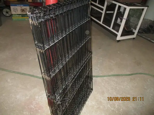Black metal dog fencing in Accessories in Owen Sound - Image 4