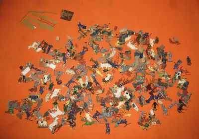 Train HO Scale / Gauge Accessories / Scenery - People , Farm Animals for a nice variety of Model Rai...