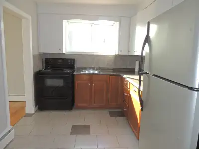 Please no email inquiries. To view the apartment call 902-222-2233 and leave a detailed voice messag...