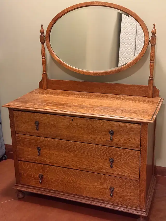 Antique Dresser with Mirror in Dressers & Wardrobes in Calgary - Image 3