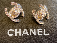 CHANEL 96A SILVER CRYSTAL TURNLOCK  CLIP ON EARRINGS VINTAGE