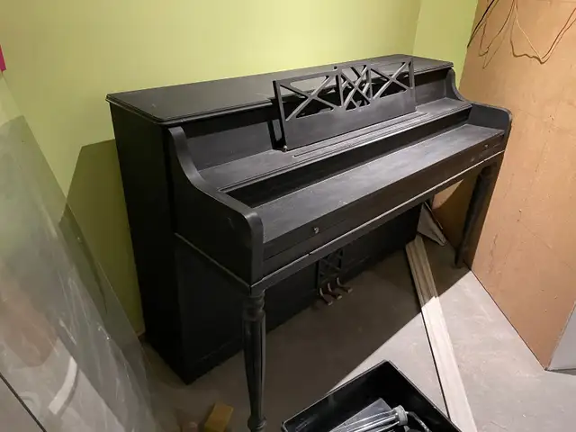 Ancien piano noir KOHLER & CHASE in Pianos & Keyboards in Sherbrooke - Image 3