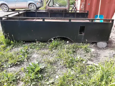 Heavy duty flat Deck Good shape Measurementsast photos. Firm on price No trades