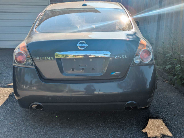2010 Nissan Altima in Cars & Trucks in City of Toronto - Image 2