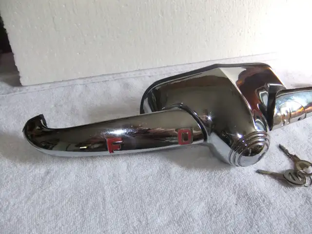 1949 ford flathead custom trunk handle assembly early takeoff in Auto Body Parts in Barrie - Image 7