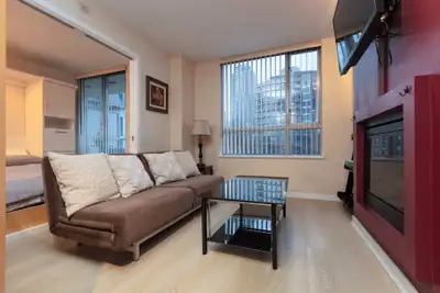 Beautiful apartment in Yaletown fully furnished, walking distance to many amenities. Close to all re...