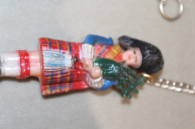 Vintage Irish Scottish Bagpiper Band Shoe Key Horn Cloth Brush in Arts & Collectibles in City of Toronto - Image 4