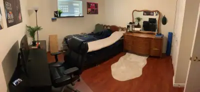 Like-new spacious 1 room in 3BDRM suite available starting Dec 18 (or later) for sublet in an excell...