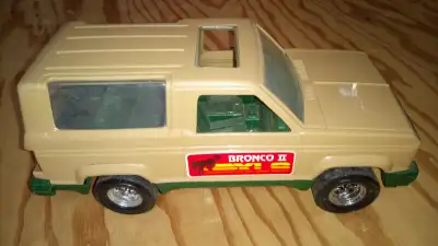 PLASTIC TOY: BRONCO 2, BY STROMBECKER, View more
