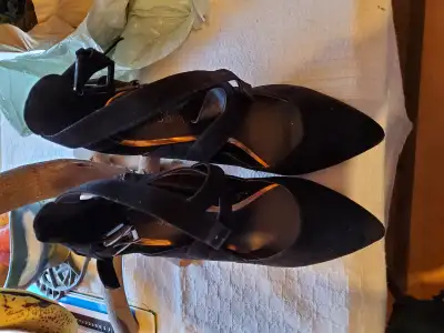Used Black Shoes size 7, View more