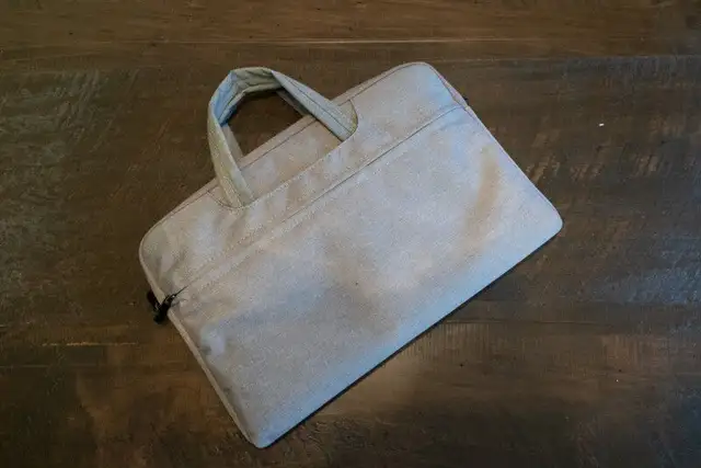 Laptop Soft Carry Case for 12” or under - zippered in Laptop Accessories in Markham / York Region - Image 3