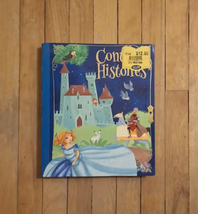 2 livres/$1.50 chacun. CONTES CLASSIQUES - CONTES ET HISTOIRES. in Children & Young Adult in Gatineau - Image 3